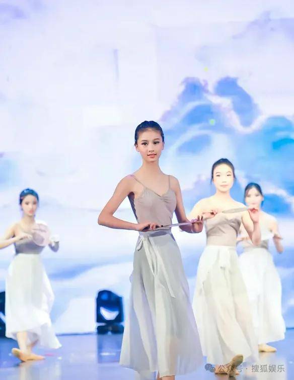 又要见证素人明星的诞生?都说她不进娱乐圈可惜了......