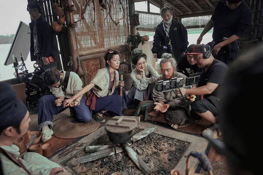 票房不算炸裂但获压倒性好评!影版《长安的荔枝》,如何交出还原小说的高分答卷?