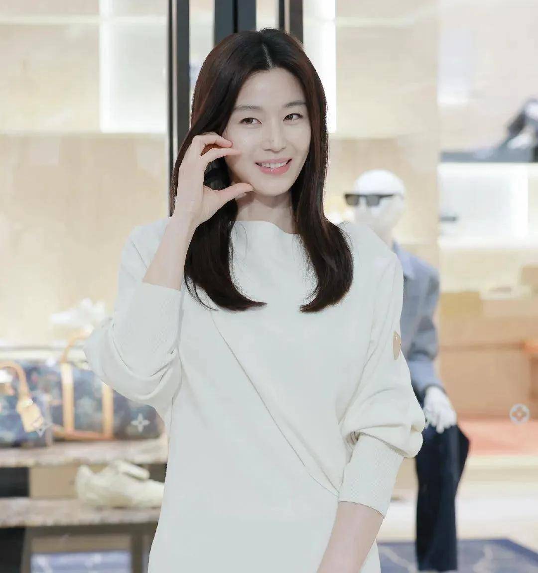 全智贤老公炒币血亏，女神频繁营业被指“救夫”，真相是……