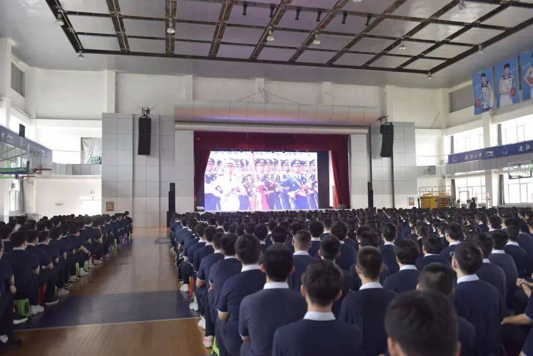 阅兵式上的沈阳二中骄傲 为何这么多国防重器的设计师出自这所高中?