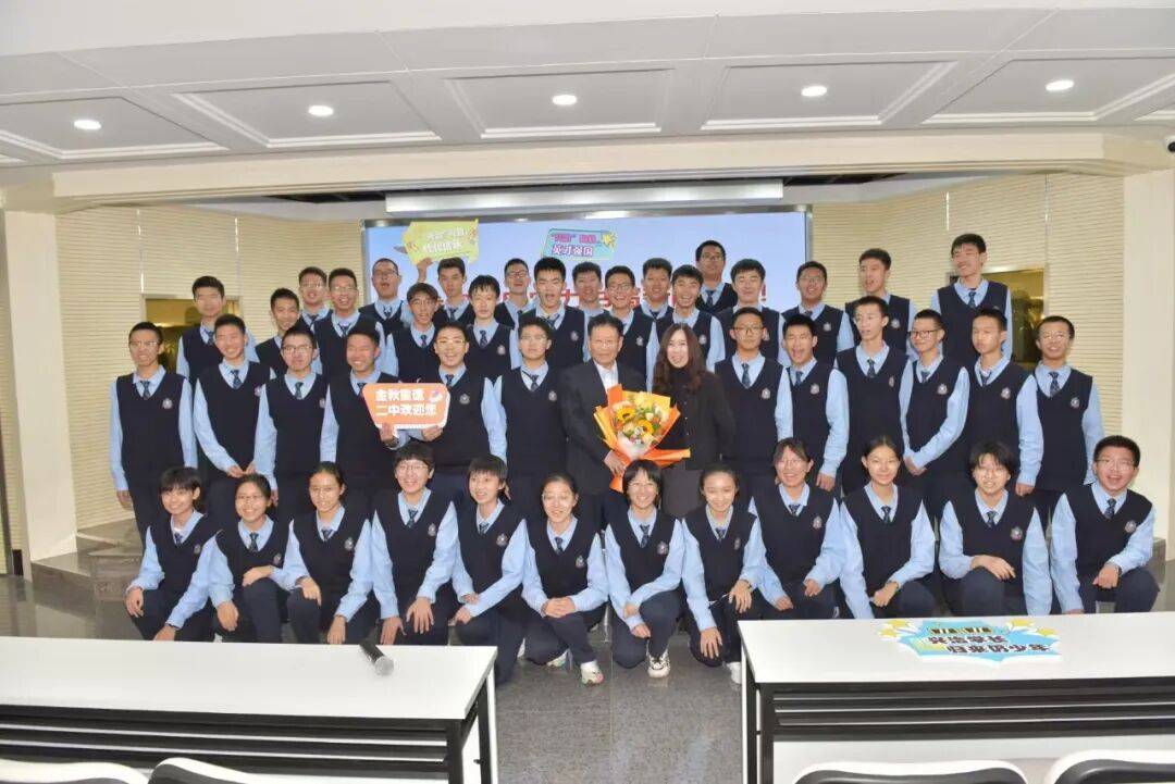 阅兵式上的沈阳二中骄傲 为何这么多国防重器的设计师出自这所高中?