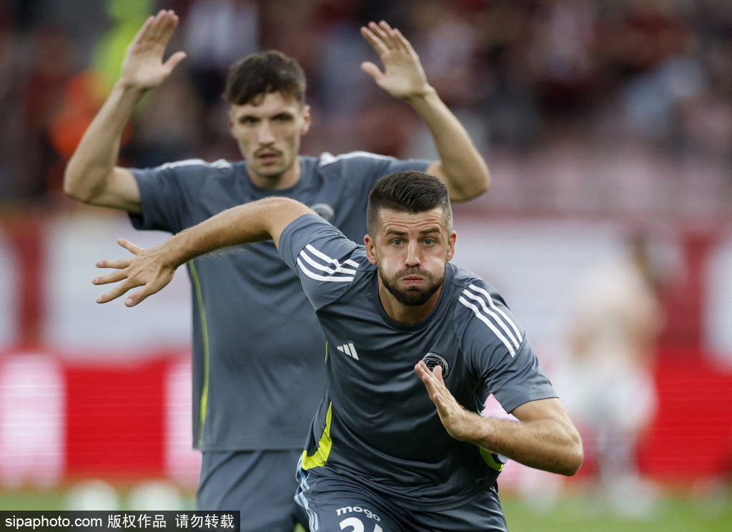 成都蓉城与亚泰的巅峰对决：争冠路上的紧张时刻