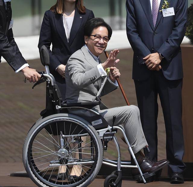 D 社卧底 2 月曝料!CJ 会长网传选妃,黑丝高跟是标配?