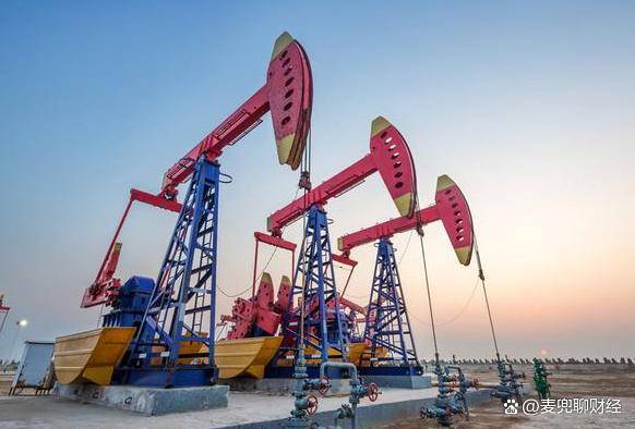 莫迪担忧的一幕已出现，俄罗斯通告印度，买石油必须用人民币支付