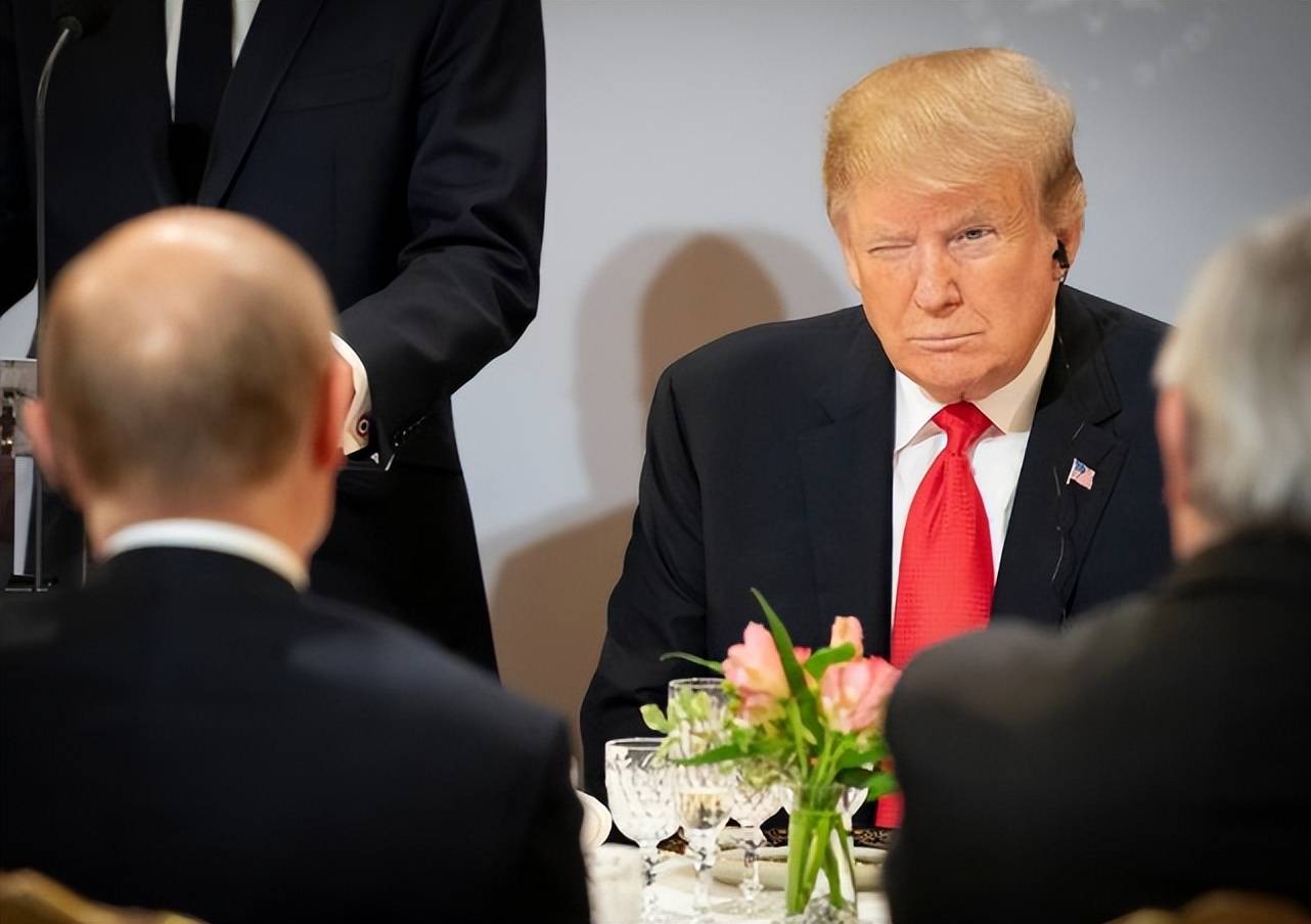 莫迪担心的一幕已出现,俄罗斯通告印度,买石油必须用人民币支付