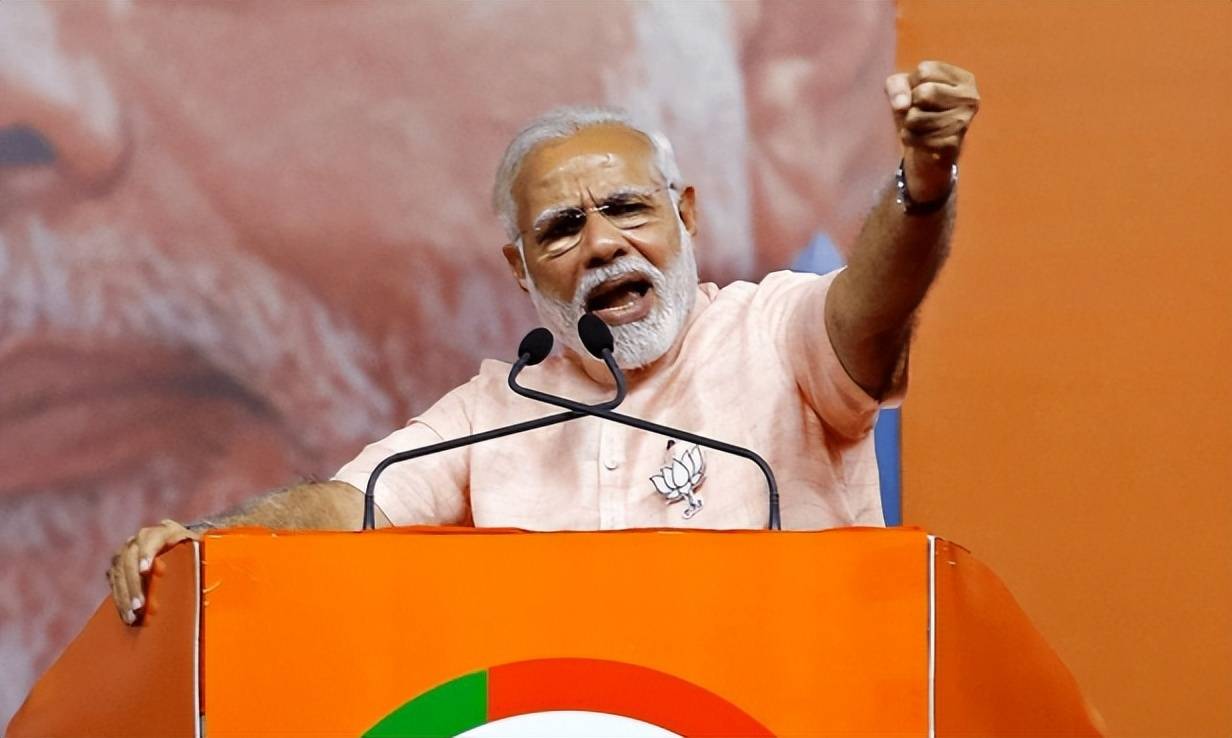 莫迪担心的一幕已出现,俄罗斯通告印度,买石油必须用人民币支付