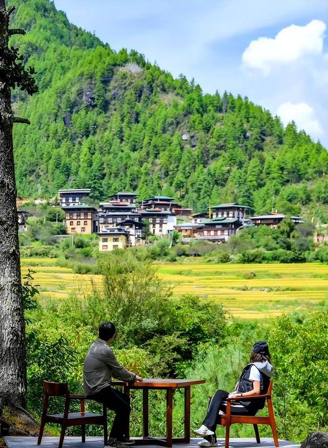 亚洲最穷的国家不丹：如果拿10元人民币，在不丹集市能买什么？