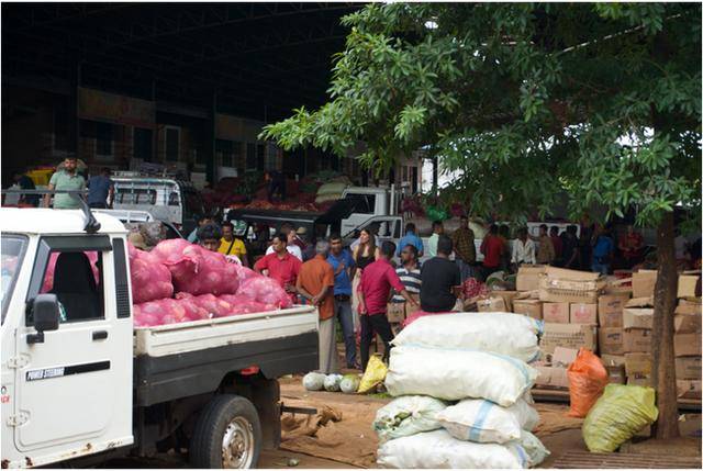 亚洲最穷的国家不丹：如果拿10元人民币，在不丹集市能买什么？