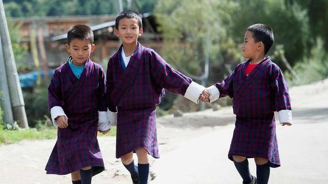 亚洲最穷的国家不丹：如果拿10元人民币，在不丹集市能买什么？