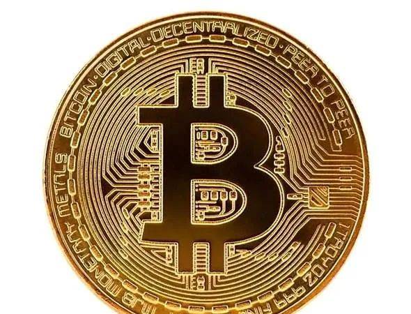 美:我们宣布比特币合法!中:我们宣布比特币非法!美:我们宣布比特币可自由交易,中:我们宣布比特币不可交易